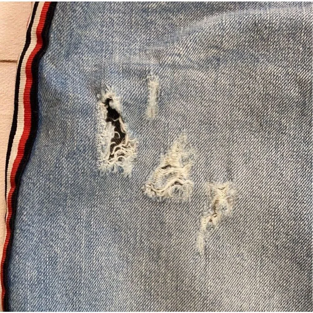 Forever 21 Distressed Ribbon Detail Jean Skirt Size Medium